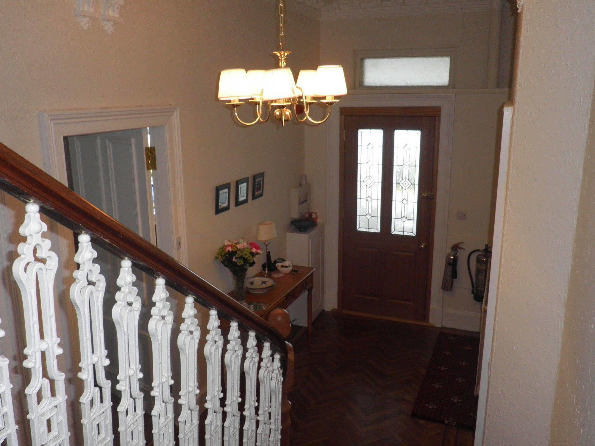 Douglas Park Guest House Kirn ภายนอก รูปภาพ
